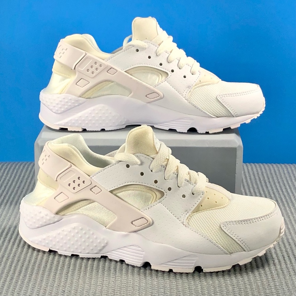 NEW! Nike Huarache Run Shoes Women’s Size 7 (see description)